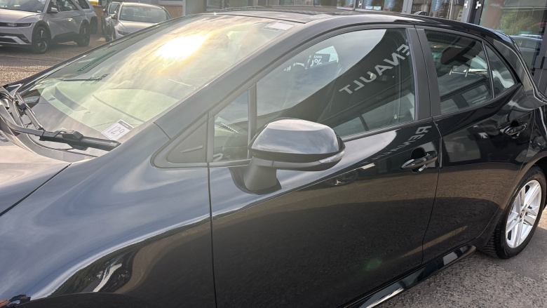 Toyota Corolla 1.8 VVT-i Hybrid Icon Tech 5dr CVT Hybrid Hatchback